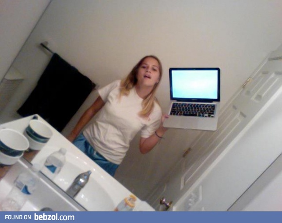 Cell phone mirror pics are waaayyy too mainstream.