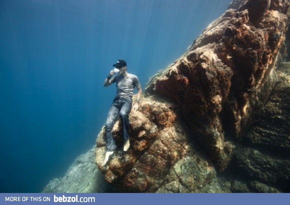 Underwater tea-time