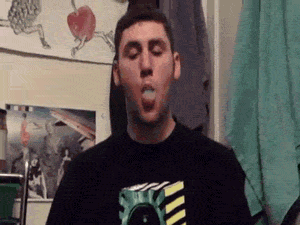 Jak puszczać zajedwabiste kółka z dymu?