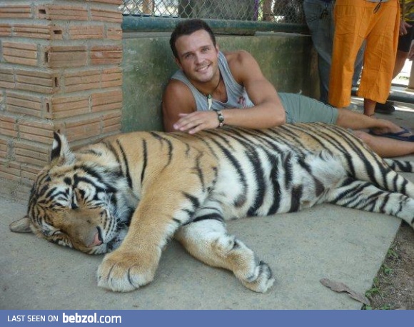 The one time hoverhand is fully justified.