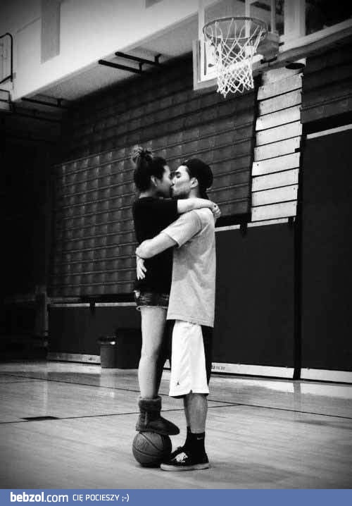 Na sali gimnastycznej też może być romantycznie