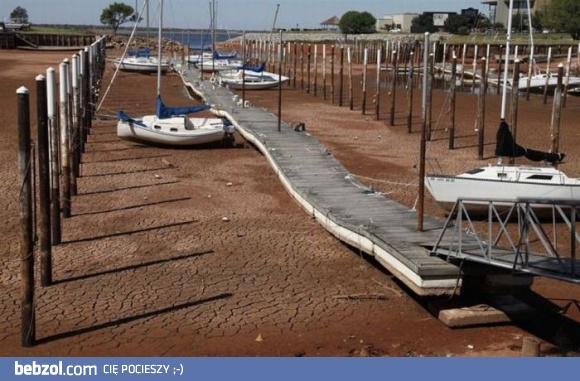 Ktoś zapomniał nalać wody