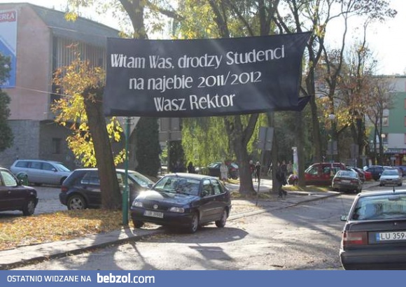 Rektor wita studentów