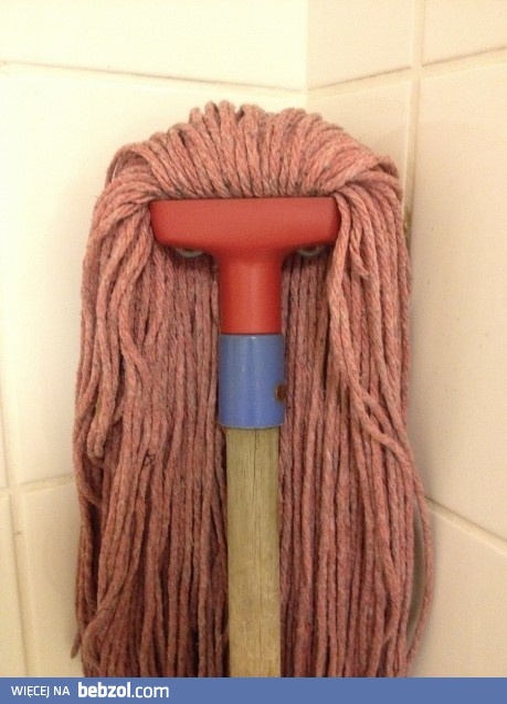 Wchodzisz do łazienki i czujesz to spojrzenie...