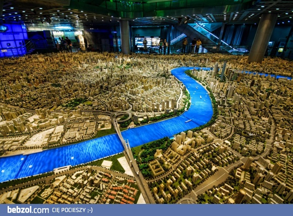 Małomiasteczkowy model?