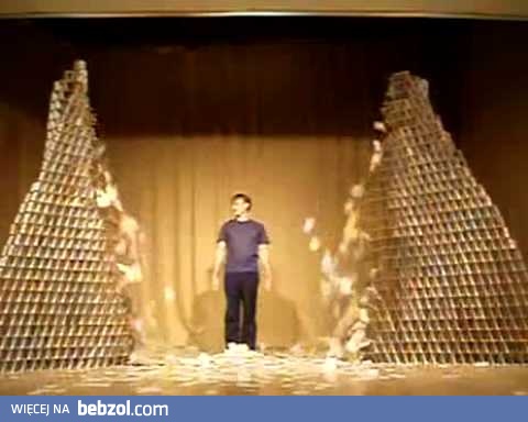 Domek z kart przeszedł do historii