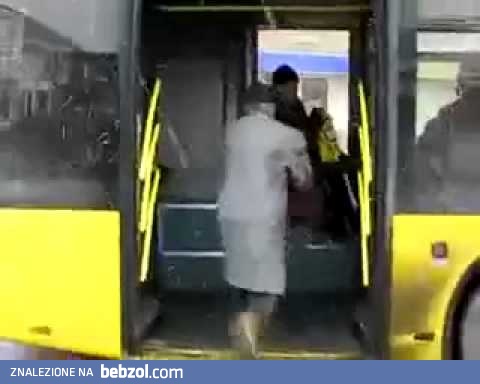 Karabinem zatrzymał autobus