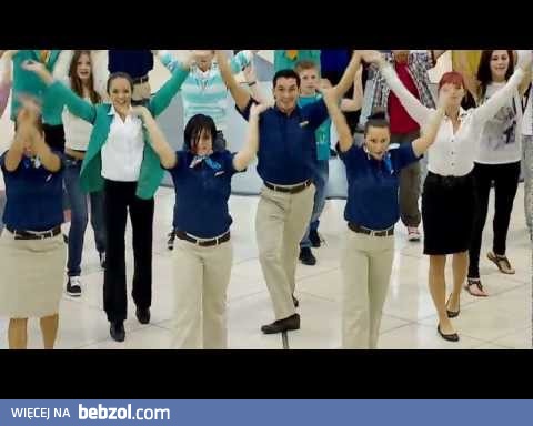 Flashmob na lotnisku w Dubaju