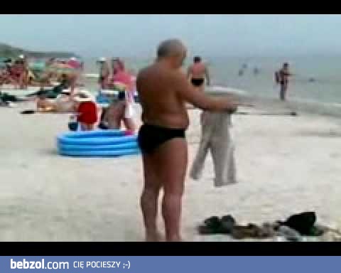 Pomylił spodnie z koszulą...