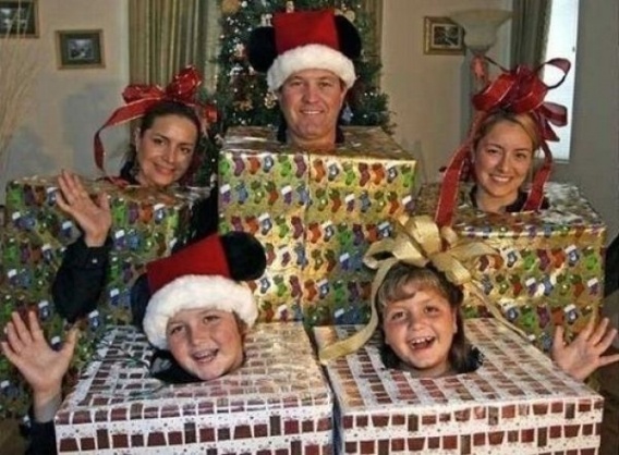 Najdziwniejsze świąteczne zdjęcia rodzinne