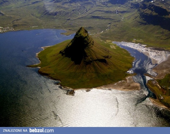 Sutek ziemi xD Góra Kirkjufell Islandia