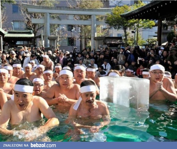 Morsy dobiły do Tokio