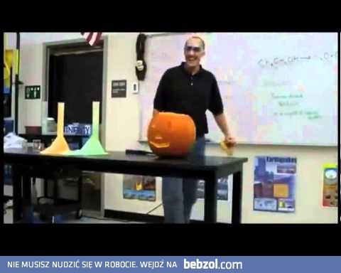 Jak efektownie stworzyć halloweenową dynię?