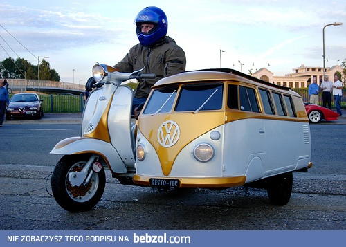 Stylowy kosz do motoru