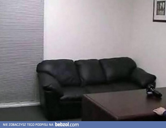 80% mężczyzn rozpoznaję tę sofę, a Ty?