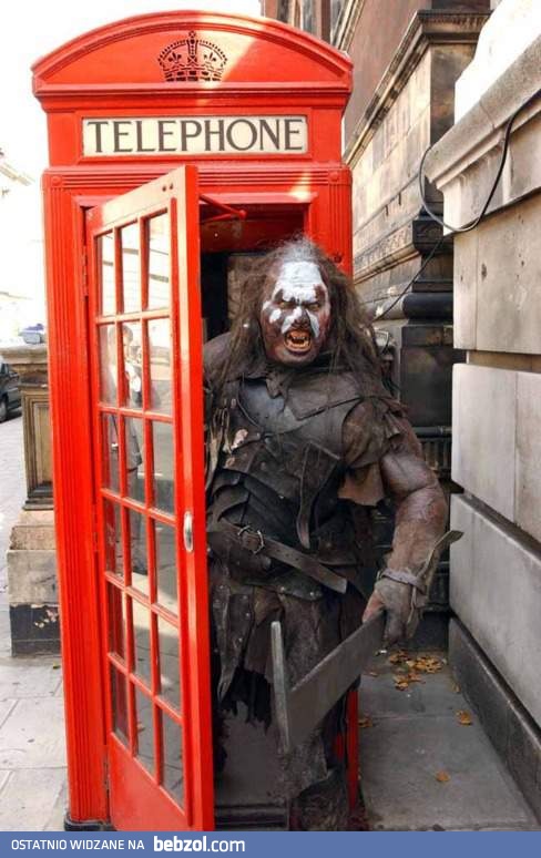 Takie tam w budce telefonicznej