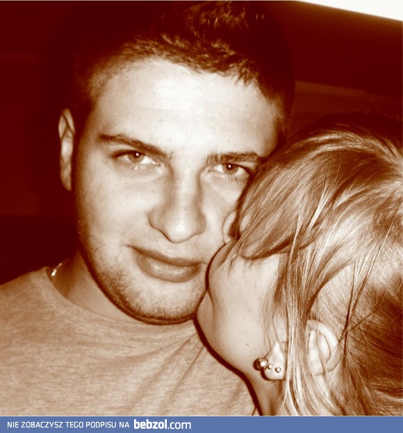 Czasami jeden uśmiech ukochanej osoby sprawia, że nie potrzebujemy nic więcej do szczęścia.