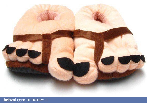Kapcie w klapkach