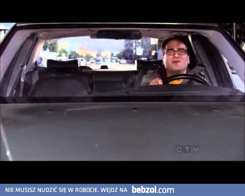 Każdy z nas tak robi, kiedy jest sam w aucie