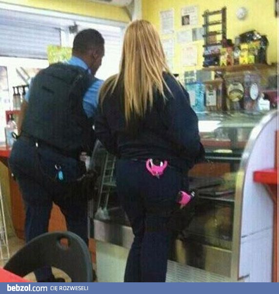 Różowa policjantka