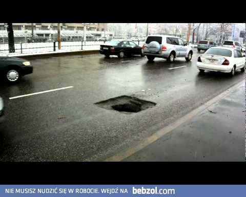 Taka tam dziura w drodze
