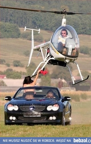 Facet zrobi wszystko, żeby pooglądać cycki