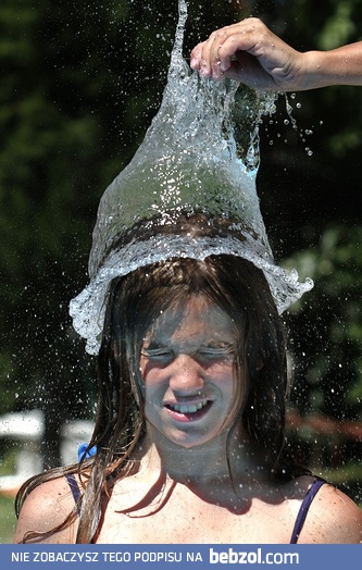 Do mody wraca czapka z wody