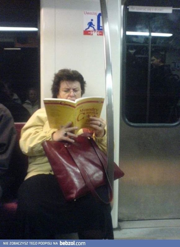 Kobieta uczy się nowego języka