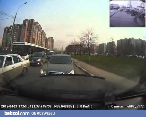 To oni jadą pod prąd!