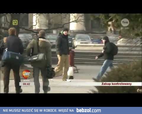 Reporter próbuje kupić marihuane w centrum Warszawy