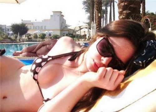 Zdjęcia z bikini w roli głównej