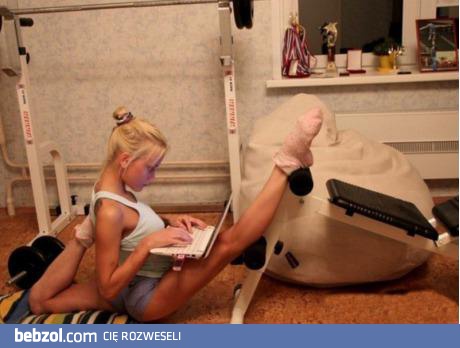 Siedzenie przy komputerze też może być zdrowe!