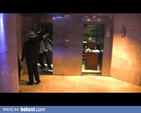 Ojciec Chrzestny w windzie