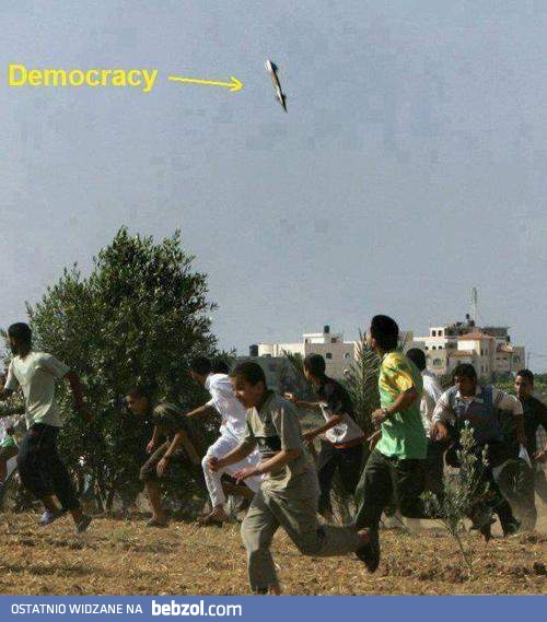 Uwaga, leci demokracja!
