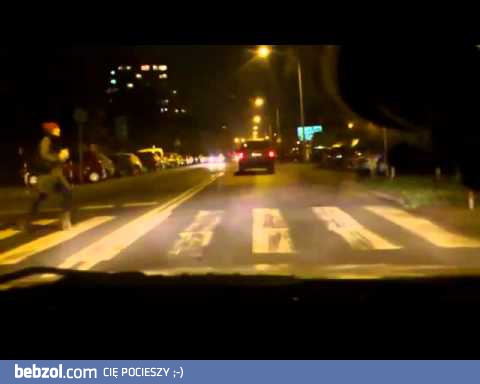 Mała stłuczka na pasach