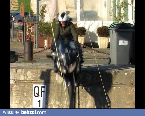 Pechowe wodowanie motocykla