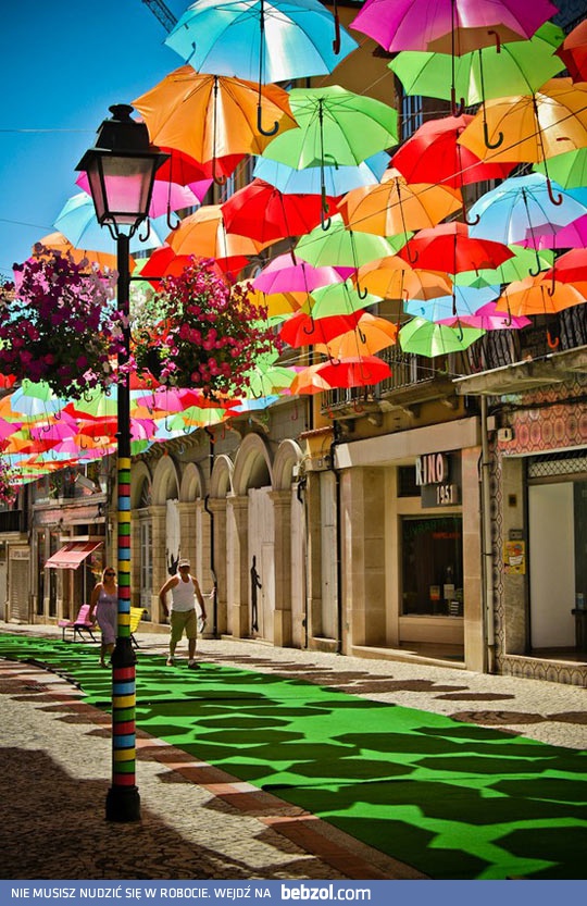 Unoszące się parasole, Portugalia