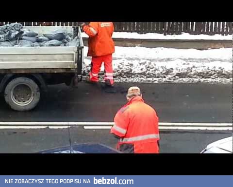 Tak się łata drogi w Szczecinie