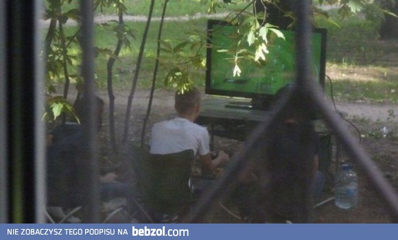 I kto powiedział, że dzieci już nie wychodzą na dwór?