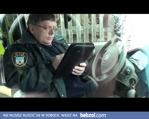 Przemków - kropki na płocie i chodniku