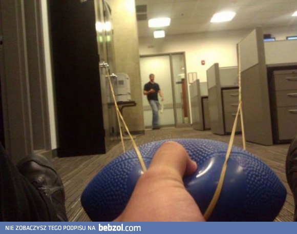 Sposób na nudę w pracy