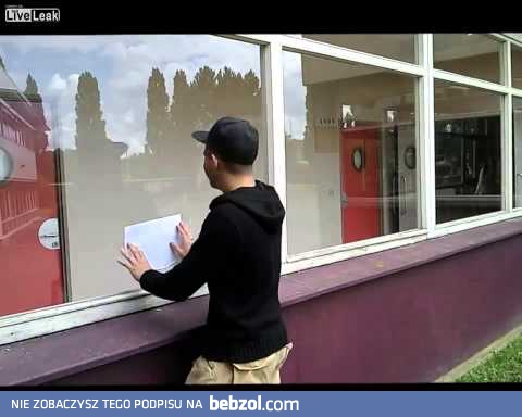 Chciał darmowego buziaka