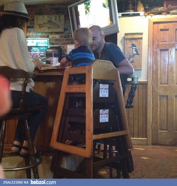 Tatuś został tego wieczoru z dzieckiem w domu