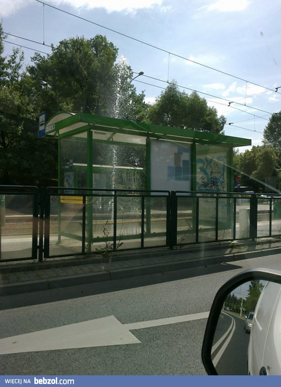 Fontanna w torowisku - Poznań