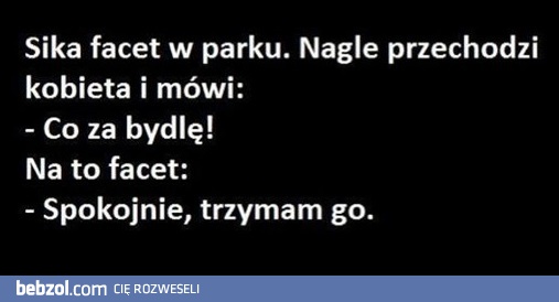 Facet sikający w parku