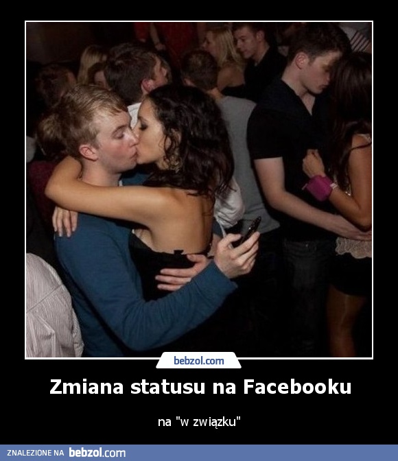 Zmiana statusu na Facebooku