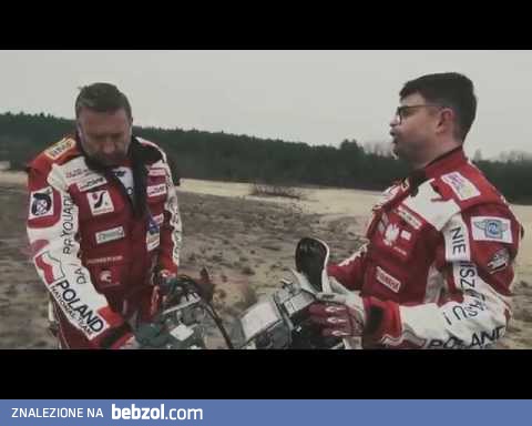 Kryspin trenuje swoje umiejętności jazdy na quadzie.