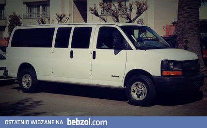 Dziewczyna przerabia Vana na Kampera w 32 miesiące