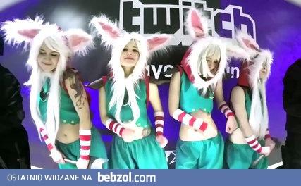 Hipnotyzujący taniec nastoletnich 