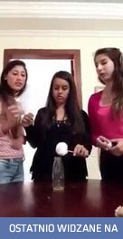 Jak włożyć jajko do butelki